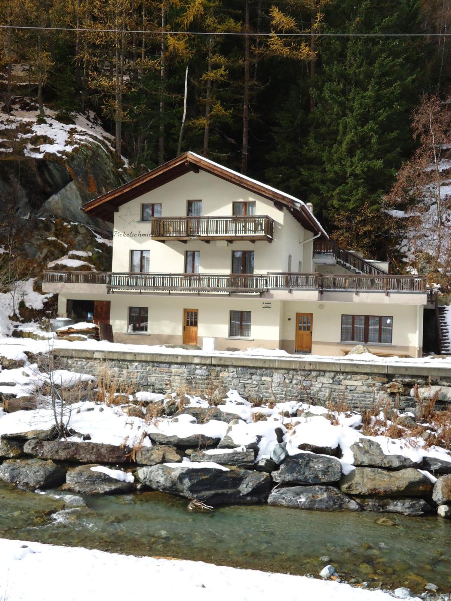 Apartment Haus Pickelschmiede Saas-Grund